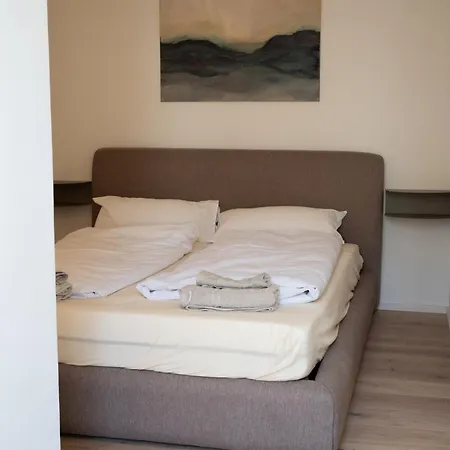 Luftiges Hinterhausloft An Der Karli *