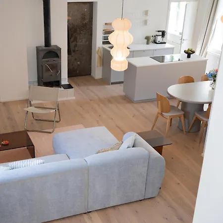 Apartment Luftiges Hinterhausloft An Der Karli