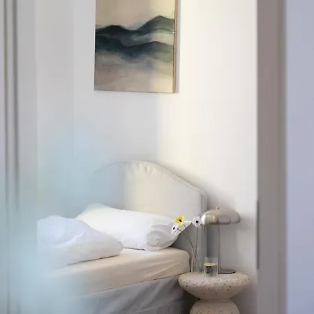 Luftiges Hinterhausloft An Der Karli
