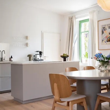 Luftiges Hinterhausloft An Der Karli Apartment